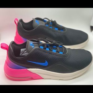 NEW Nike Air Max Motion 2 women’s